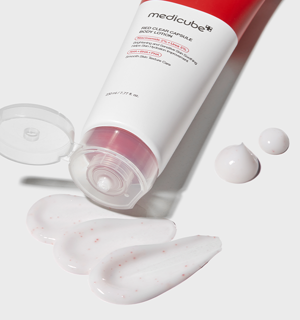 Loción corporal en cápsula transparente roja medicube de 230 ml