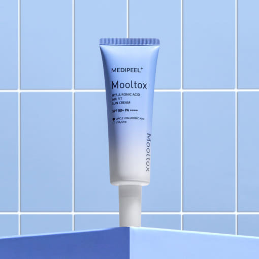Crema solar con ácido hialurónico MEDIPEEL Mooltox Air Fit SPF 50+PA++++ 50 ml