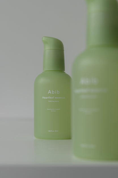 Esencia calmante Abib Heartleaf en bomba, 50 ml
