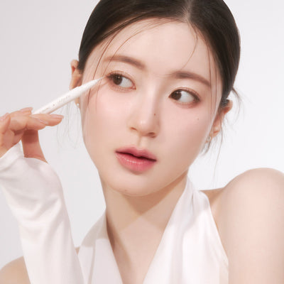 rom&nd Twinkle Pen Liner 0.5g - application method