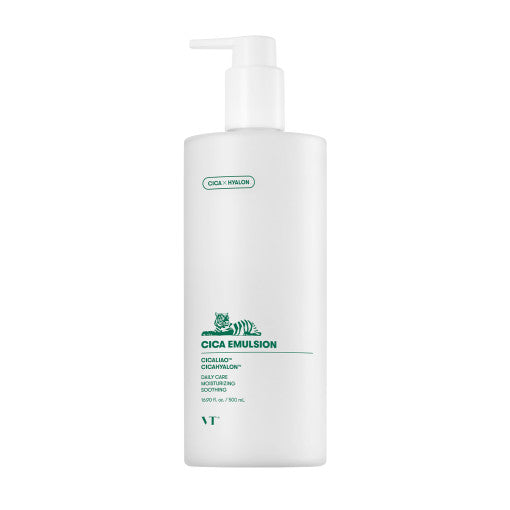 VT Cica Emulsion Jumbo 500ml – Eine reichhaltige Emulsion, die die Haut intensiv beruhigt und stärkt. Ideal für empfindliche Haut, spendet sie langanhaltende Feuchtigkeit, fördert die Regeneration und verleiht ein geschmeidiges, ausgeglichenes Hautgefühl.