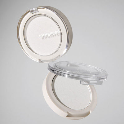 innisfree SHEER Glowy Highlighter - application method