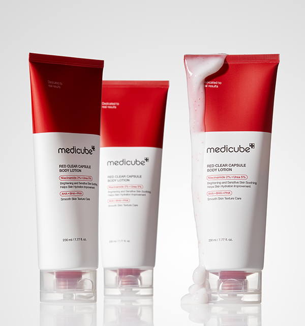 Loción corporal en cápsula transparente roja medicube de 230 ml