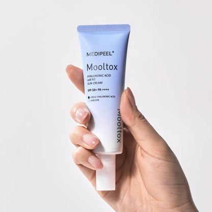 Crema solar con ácido hialurónico MEDIPEEL Mooltox Air Fit SPF 50+PA++++ 50 ml