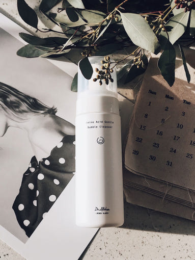 Limpiador suave con burbujas y aminoácidos de Dr. Althea, 140 ml