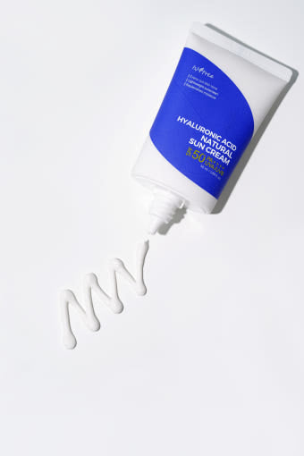 Isntree Hyaluronic Acid Natural Suncream SPF50+PA++++ 50ml with hyaluronic for deep hydration