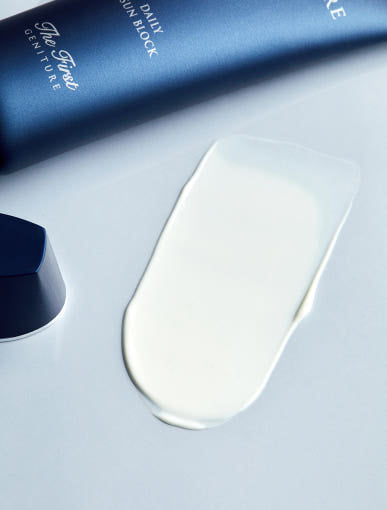 O HUI The First Geniture For Men Daily Sunblock SPF50+ PA+++ 50ml - hydration and protection